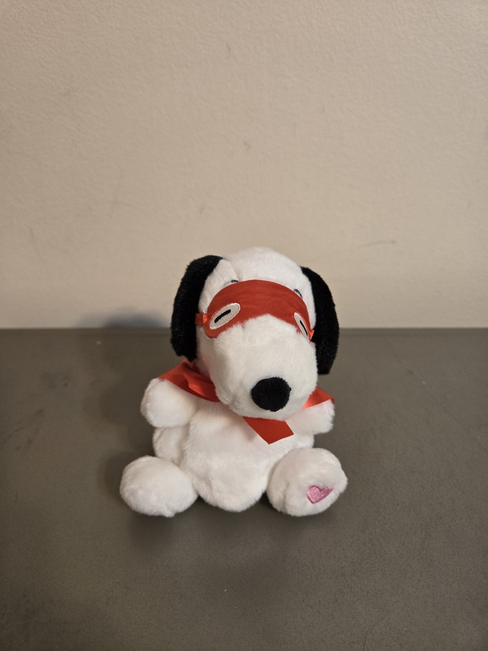 Aurora Palm Pals Peanuts Snoopy Kissing Bandit 6" Plush Toy